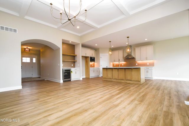 9225 Summer Song Ln, Sylvania, OH 43560