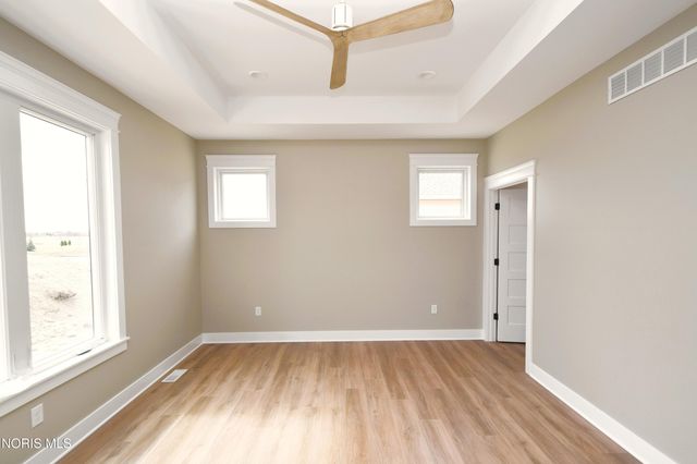 9225 Summer Song Ln, Sylvania, OH 43560