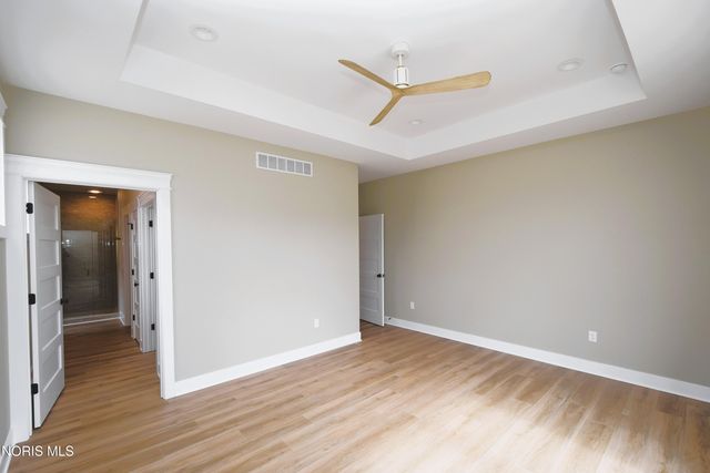 9225 Summer Song Ln, Sylvania, OH 43560