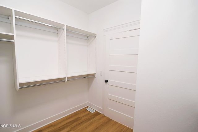 9225 Summer Song Ln, Sylvania, OH 43560