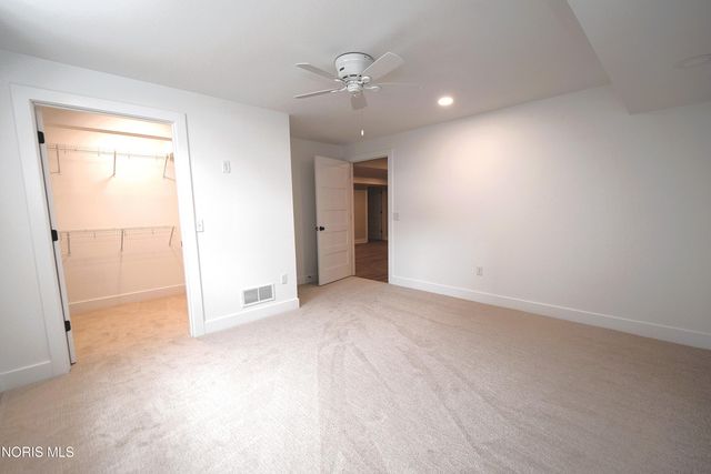 9225 Summer Song Ln, Sylvania, OH 43560