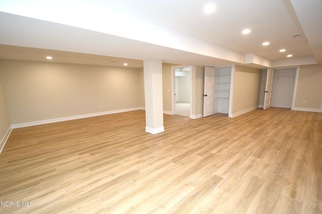 9225 Summer Song Ln, Sylvania, OH 43560