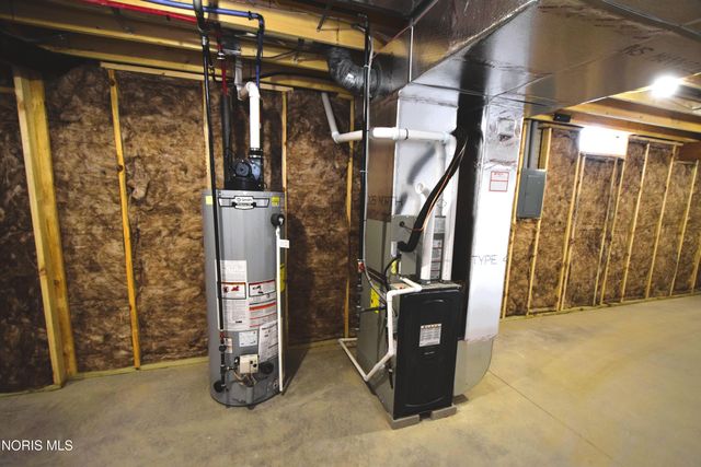 9225 Summer Song Ln, Sylvania, OH 43560