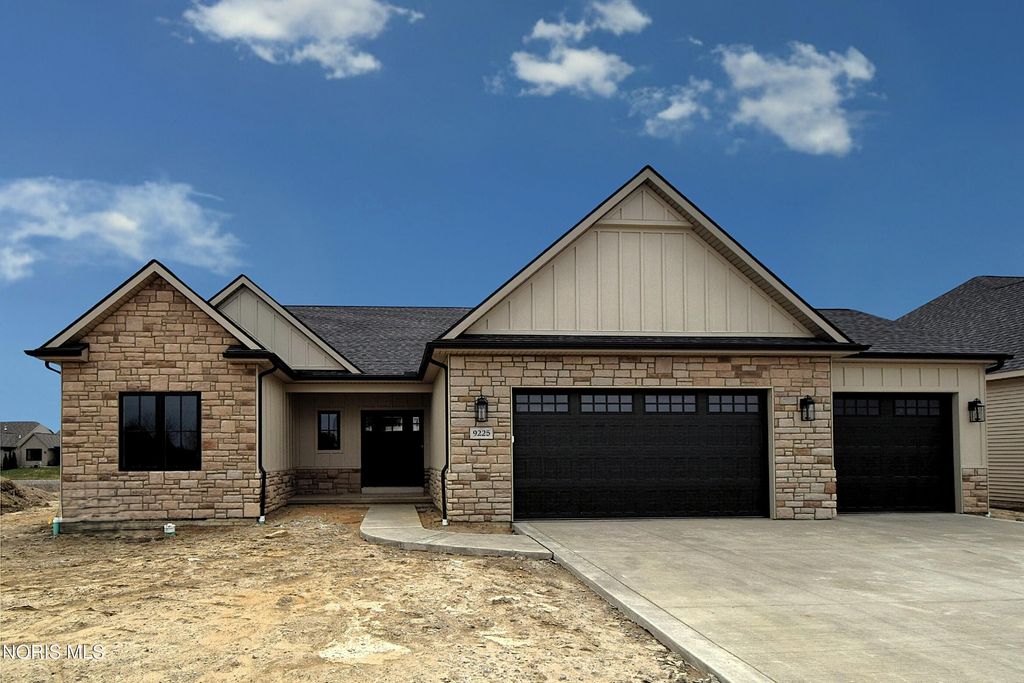 9225 Summer Song Ln, Sylvania, OH 43560