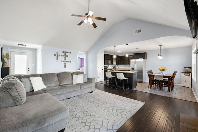 1301 Freedom Dr, Clarksville, TN 37042