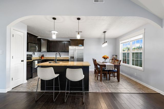 1301 Freedom Dr, Clarksville, TN 37042