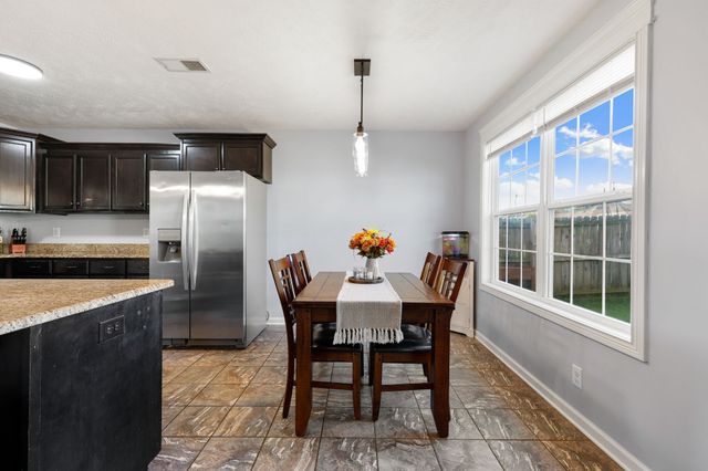 1301 Freedom Dr, Clarksville, TN 37042