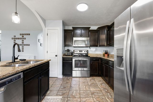 1301 Freedom Dr, Clarksville, TN 37042