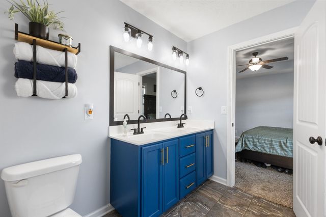 1301 Freedom Dr, Clarksville, TN 37042