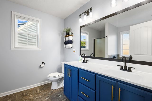 1301 Freedom Dr, Clarksville, TN 37042