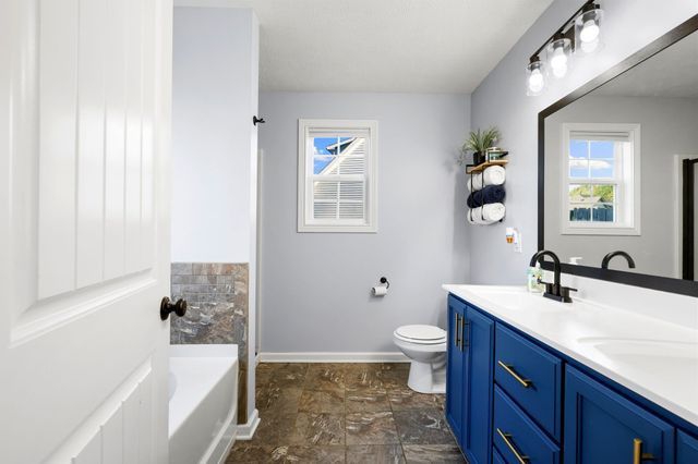 1301 Freedom Dr, Clarksville, TN 37042