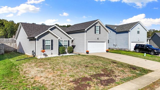 1301 Freedom Dr, Clarksville, TN 37042