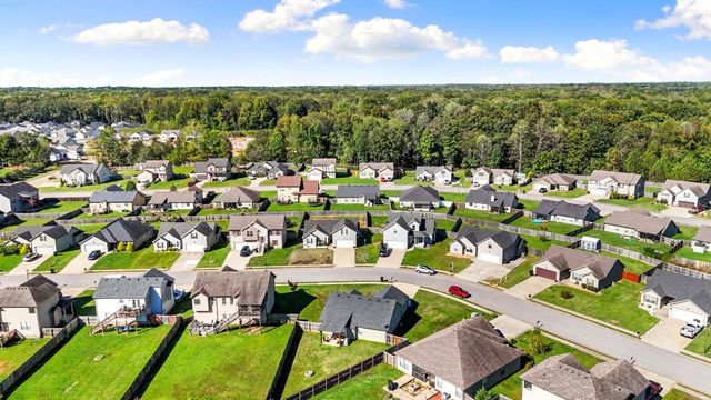 1301 Freedom Dr, Clarksville, TN 37042