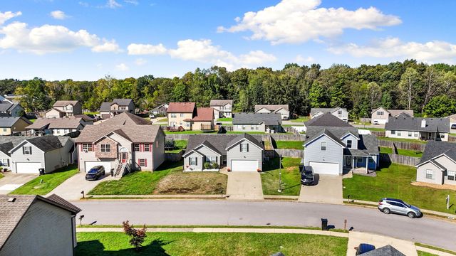 1301 Freedom Dr, Clarksville, TN 37042