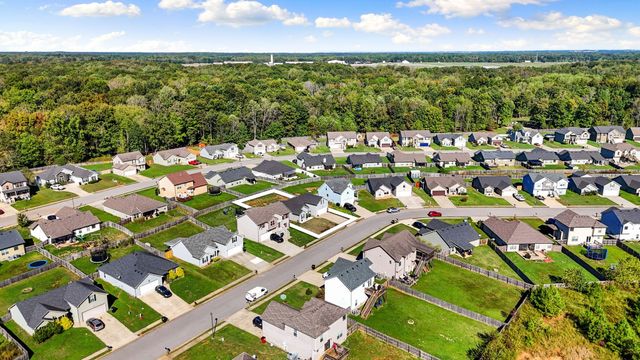 1301 Freedom Dr, Clarksville, TN 37042