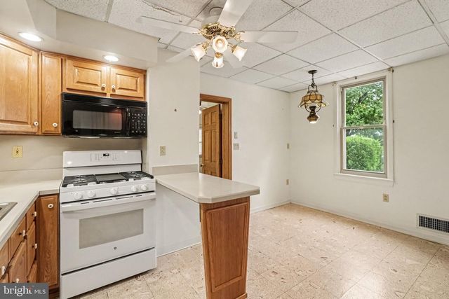 300 N ARCH ST, Mechanicsburg, PA 17055
