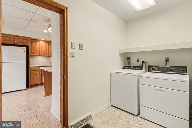 300 N ARCH ST, Mechanicsburg, PA 17055