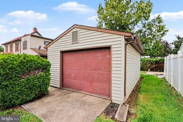 300 N ARCH ST, Mechanicsburg, PA 17055
