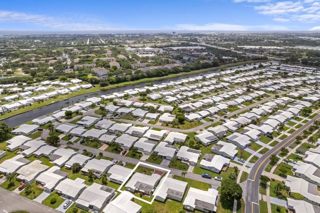1701 SW 8th Avenue, Boynton Beach, FL 33426