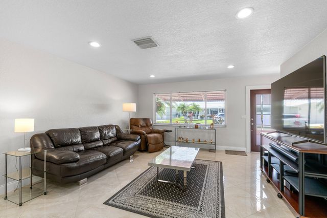 1701 SW 8th Avenue, Boynton Beach, FL 33426