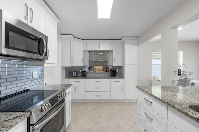 1701 SW 8th Avenue, Boynton Beach, FL 33426