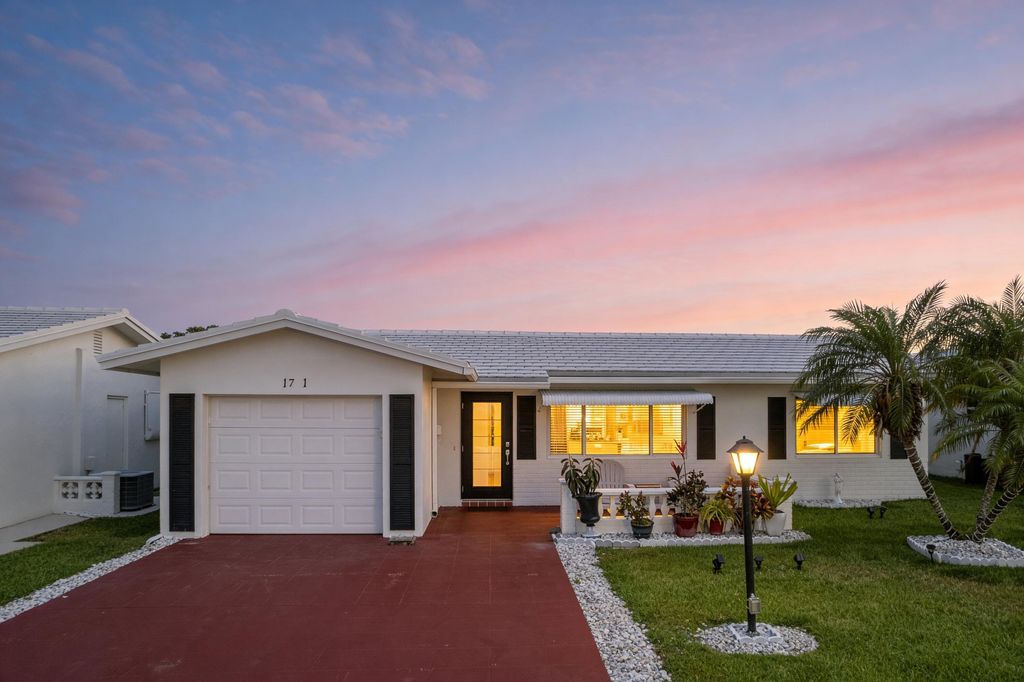 1701 SW 8th Avenue, Boynton Beach, FL 33426