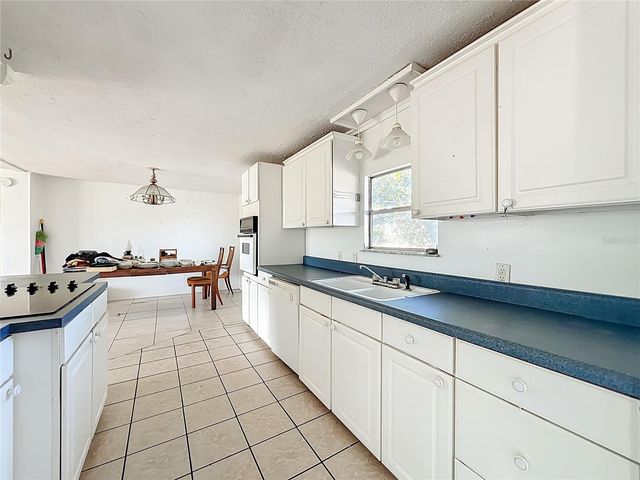 2921 PERIWINKLE DRIVE, Groveland, FL 34736