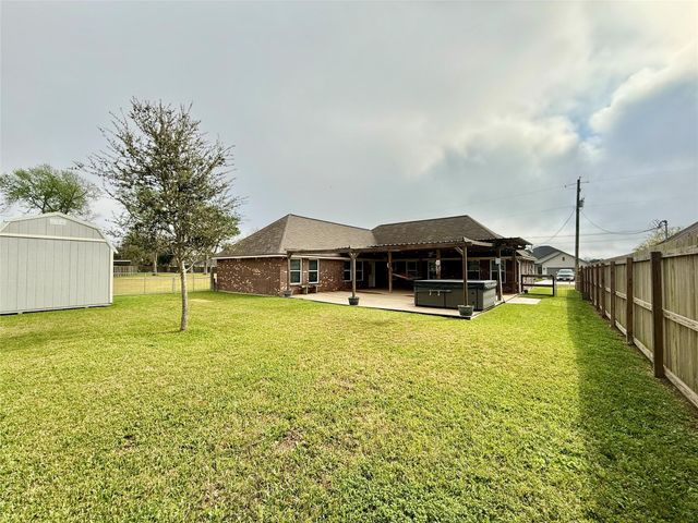 146 Ellis Lane, West Columbia, TX 77486