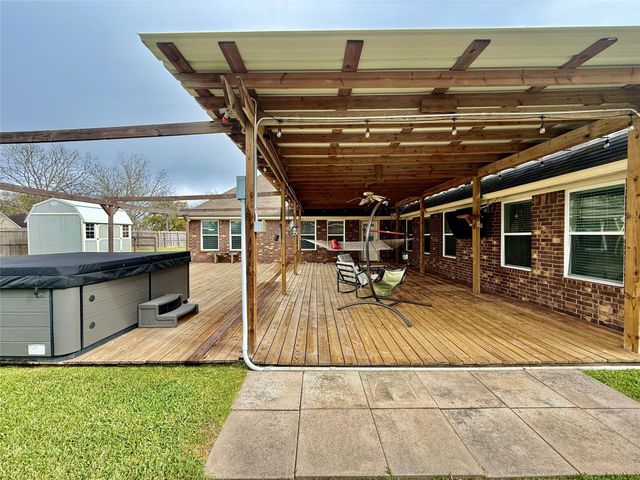 146 Ellis Lane, West Columbia, TX 77486