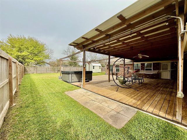 146 Ellis Lane, West Columbia, TX 77486