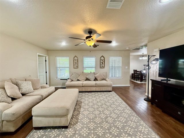 146 Ellis Lane, West Columbia, TX 77486