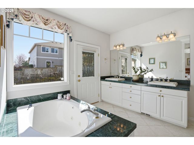 4815 Ne 137TH St, Vancouver, WA 98686