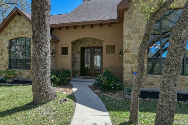 204 fawn, Floresville, TX 78114