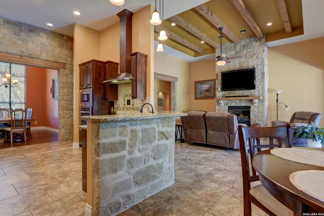 204 fawn, Floresville, TX 78114