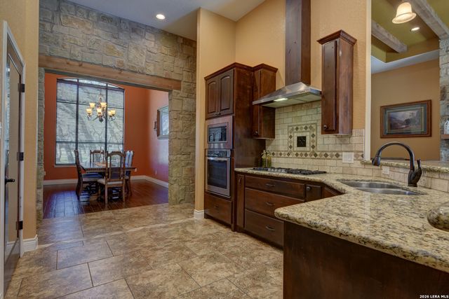 204 fawn, Floresville, TX 78114