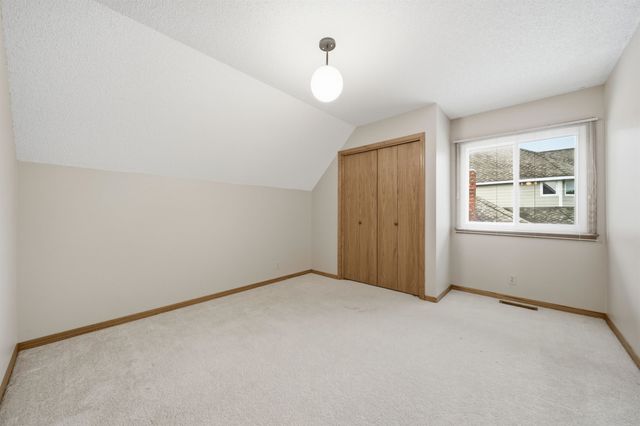 2504 N Meadow Grove Cir, Wichita, KS 67205