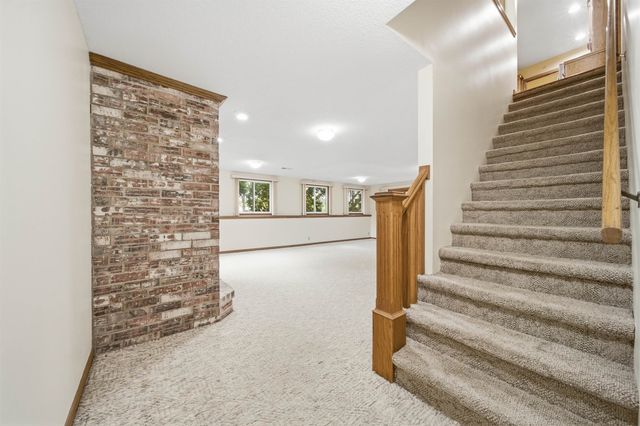 2504 N Meadow Grove Cir, Wichita, KS 67205