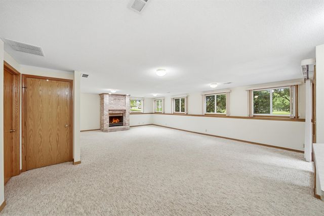 2504 N Meadow Grove Cir, Wichita, KS 67205