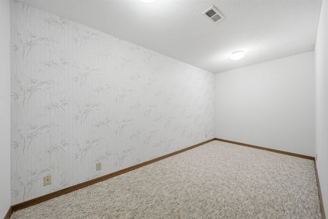 2504 N Meadow Grove Cir, Wichita, KS 67205