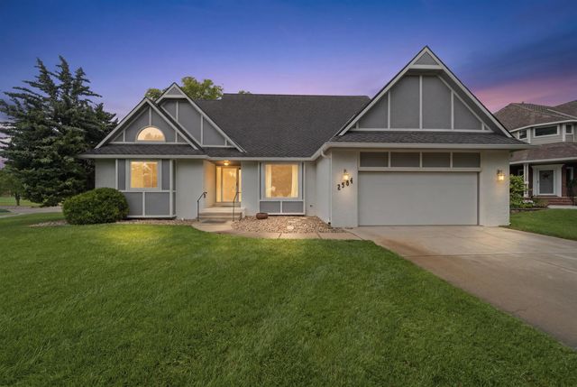 2504 N Meadow Grove Cir, Wichita, KS 67205