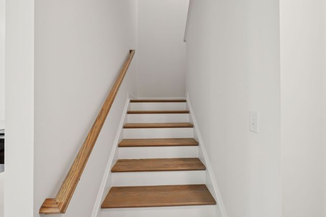 1086 Large Poppy Dr, La Vergne, TN 37086