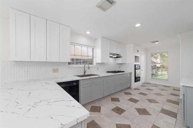 1114 Bayou Bend Drive, Deer Park, TX 77536