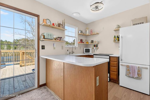 4020 Forest Lake Drive SW, Shallotte, NC 28470