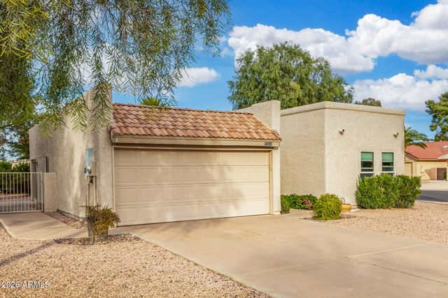 25820 S TEXAS Court, Sun Lakes, AZ 85248