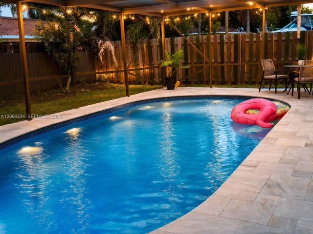 114 NE 2nd Place, Dania Beach, FL 33004