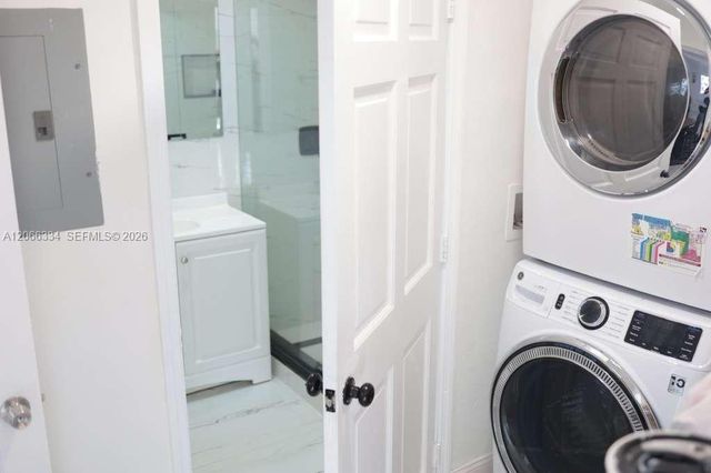 114 NE 2nd Place, Dania Beach, FL 33004