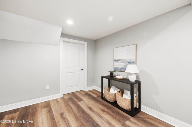 3214 Falls Park Pl, Louisville, KY 40222