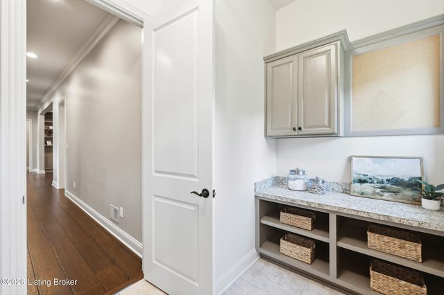 3214 Falls Park Pl, Louisville, KY 40222