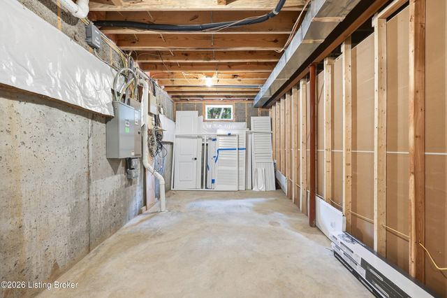 3214 Falls Park Pl, Louisville, KY 40222