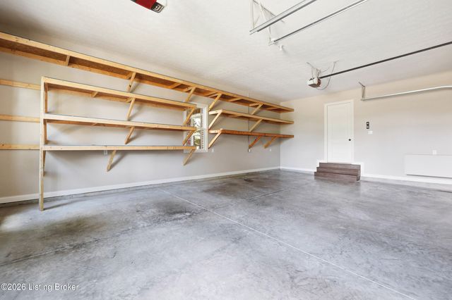 3214 Falls Park Pl, Louisville, KY 40222
